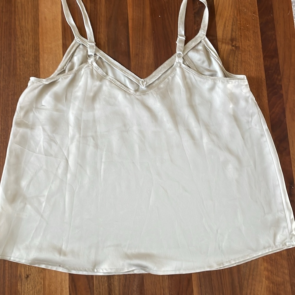 Pretty Tank Top - Picture 3 of 3